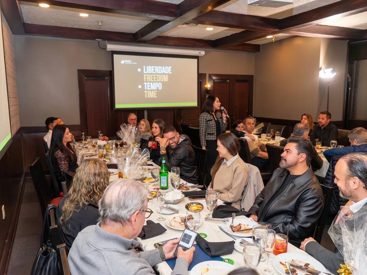 Inversionistas de NWX en la cena de distribución